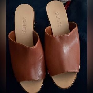 Schutz - Raviena Studded Platform
Mules